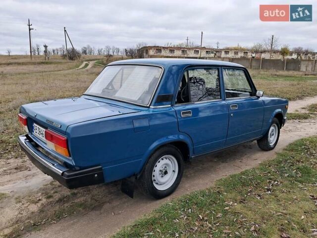 Синий ВАЗ 2107, объемом двигателя 1.5 л и пробегом 80 тыс. км за 3500 $, фото 2 на Automoto.ua