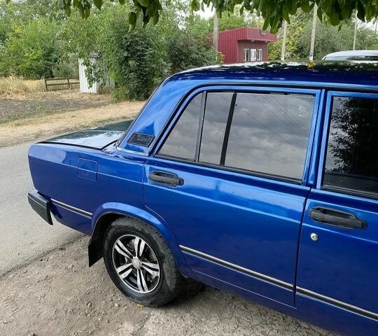 Синий ВАЗ 2107, объемом двигателя 1.6 л и пробегом 150 тыс. км за 846 $, фото 5 на Automoto.ua