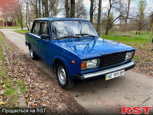 Синий ВАЗ 2107, объемом двигателя 1.5 л и пробегом 200 тыс. км за 1550 $, фото 1 на Automoto.ua