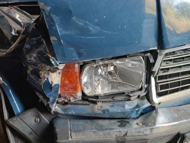 Синий ВАЗ 2107, объемом двигателя 1.5 л и пробегом 60 тыс. км за 831 $, фото 3 на Automoto.ua