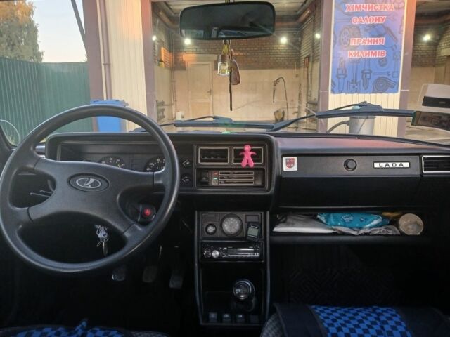 Синий ВАЗ 2107, объемом двигателя 1.5 л и пробегом 90 тыс. км за 2200 $, фото 4 на Automoto.ua