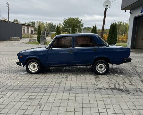 Синий ВАЗ 2107, объемом двигателя 1.45 л и пробегом 120 тыс. км за 999 $, фото 1 на Automoto.ua