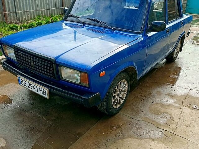 Синий ВАЗ 2107, объемом двигателя 1.5 л и пробегом 159 тыс. км за 1500 $, фото 1 на Automoto.ua