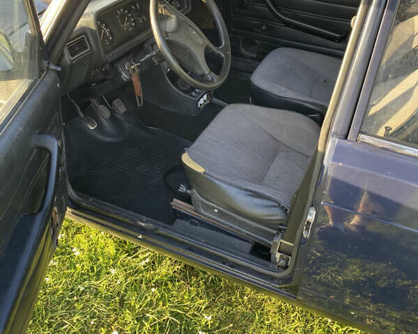 Синий ВАЗ 2107, объемом двигателя 1.5 л и пробегом 122 тыс. км за 1200 $, фото 8 на Automoto.ua