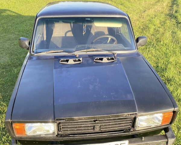 Синий ВАЗ 2107, объемом двигателя 1.5 л и пробегом 122 тыс. км за 1200 $, фото 2 на Automoto.ua
