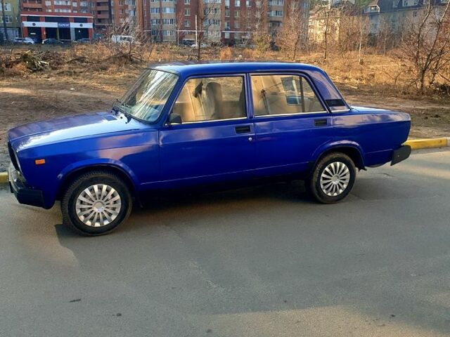 Синий ВАЗ 2107, объемом двигателя 1.6 л и пробегом 144 тыс. км за 1350 $, фото 4 на Automoto.ua
