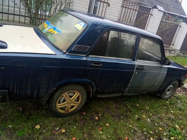 Синий ВАЗ 2107, объемом двигателя 1.5 л и пробегом 93 тыс. км за 557 $, фото 3 на Automoto.ua