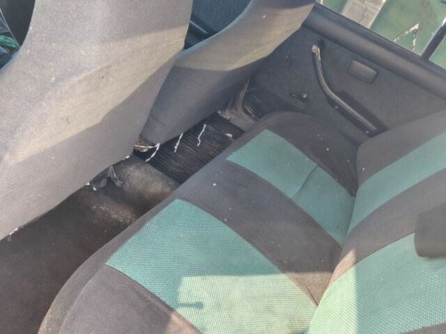 Зелений ВАЗ 2107, об'ємом двигуна 1.5 л та пробігом 170 тис. км за 1400 $, фото 4 на Automoto.ua