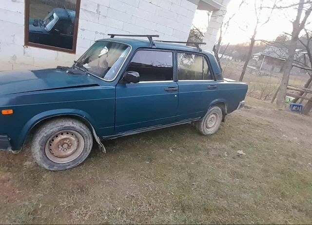 Зеленый ВАЗ 2107, объемом двигателя 0 л и пробегом 90 тыс. км за 600 $, фото 4 на Automoto.ua