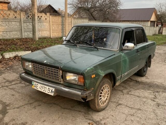 Зеленый ВАЗ 2107, объемом двигателя 1.5 л и пробегом 200 тыс. км за 355 $, фото 1 на Automoto.ua