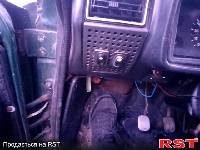Зеленый ВАЗ 2107, объемом двигателя 15 л и пробегом 0 тыс. км за 450 $, фото 5 на Automoto.ua