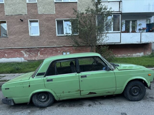 Зеленый ВАЗ 2107, объемом двигателя 1.6 л и пробегом 183 тыс. км за 345 $, фото 5 на Automoto.ua