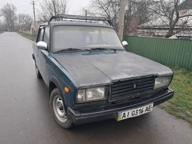 Зеленый ВАЗ 2107, объемом двигателя 1.5 л и пробегом 500 тыс. км за 355 $, фото 5 на Automoto.ua