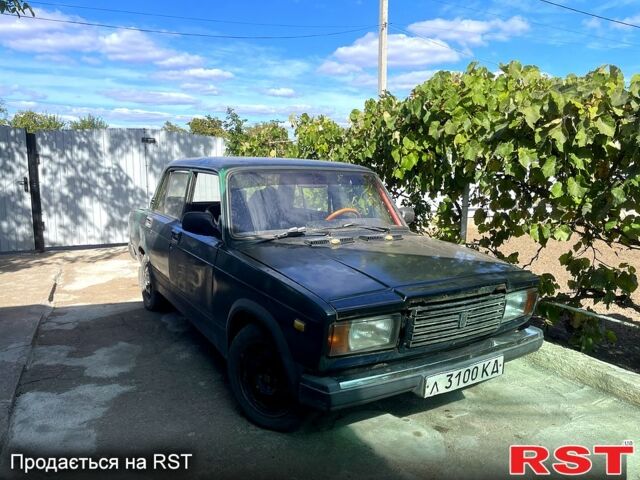 Зеленый ВАЗ 2107, объемом двигателя 1.5 л и пробегом 70 тыс. км за 400 $, фото 4 на Automoto.ua