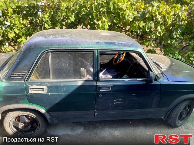 Зеленый ВАЗ 2107, объемом двигателя 1.5 л и пробегом 70 тыс. км за 400 $, фото 5 на Automoto.ua