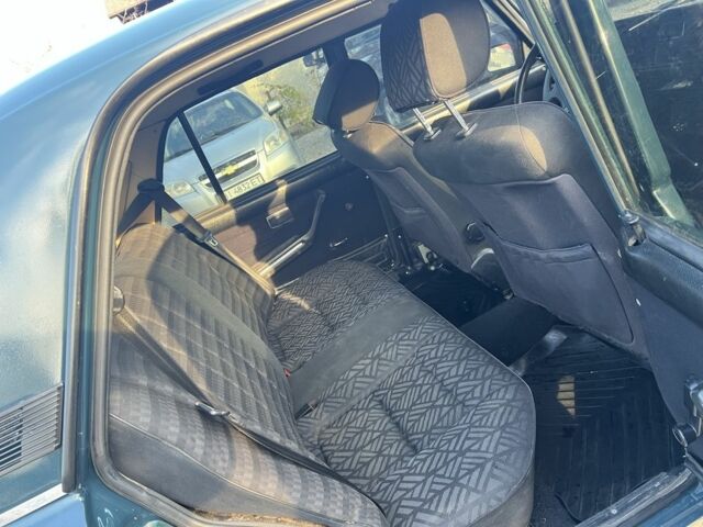 Зелений ВАЗ 2107, об'ємом двигуна 1.5 л та пробігом 190 тис. км за 999 $, фото 4 на Automoto.ua