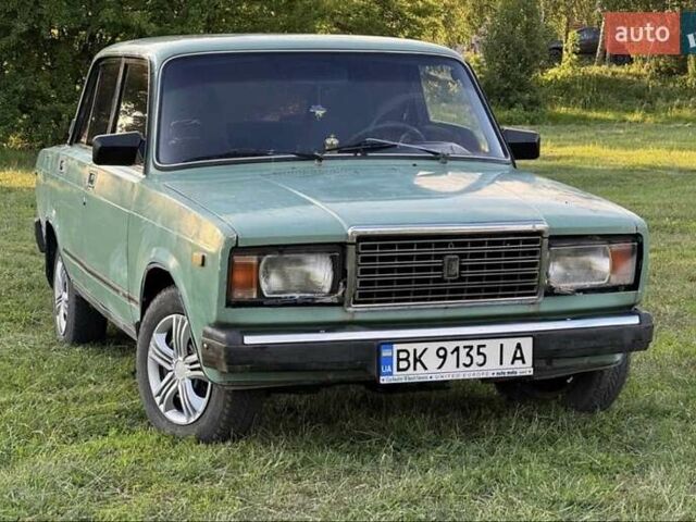 ВАЗ 2107 1989 в Ровно на Automoto.ua Зеленый ВАЗ 2107, объемом двигателя 1.5 л и пробегом 35 тыс. км за 1200 $, фото 2 на Automoto.ua