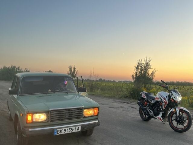 ВАЗ 2107 1989 в Ровно на Automoto.ua Зеленый ВАЗ 2107, объемом двигателя 1.5 л и пробегом 35 тыс. км за 1200 $, фото 4 на Automoto.ua