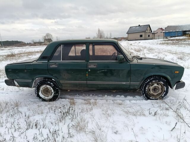 Зеленый ВАЗ 2107, объемом двигателя 2 л и пробегом 40 тыс. км за 650 $, фото 2 на Automoto.ua