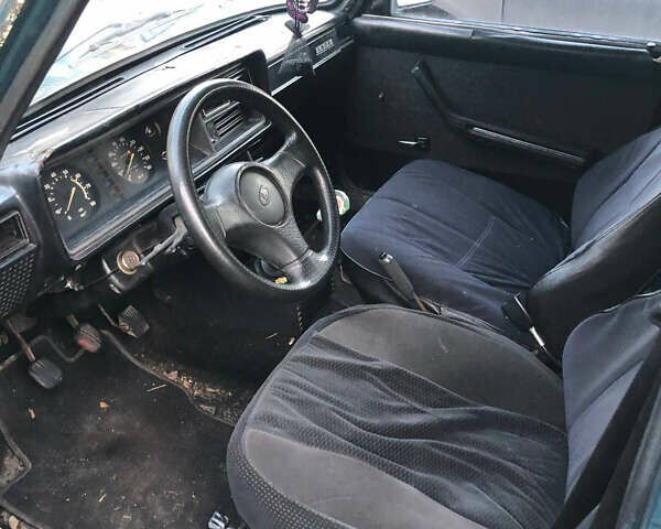 Зеленый ВАЗ 2107, объемом двигателя 1.5 л и пробегом 500 тыс. км за 600 $, фото 3 на Automoto.ua