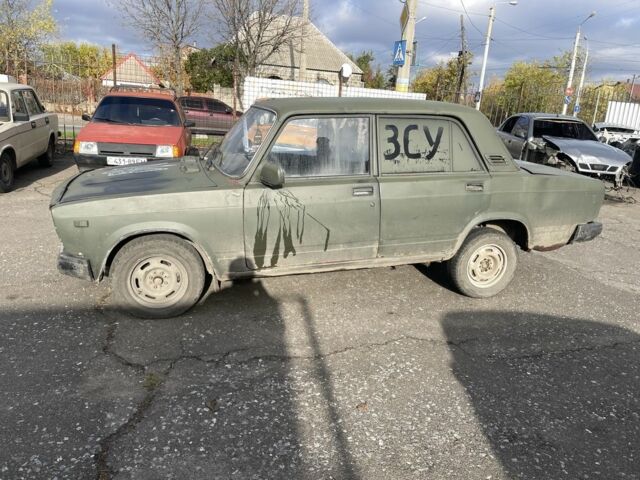 ВАЗ 2107 1995 у Краматорске на Automoto.ua Зелений ВАЗ 2107, об'ємом двигуна 0 л та пробігом 100 тис. км за 358 $, фото 1 на Automoto.ua