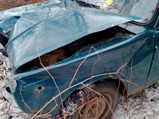 Зеленый ВАЗ 2107, объемом двигателя 1.5 л и пробегом 185 тыс. км за 350 $, фото 2 на Automoto.ua