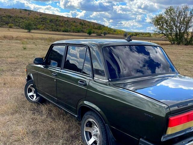 Зеленый ВАЗ 2107, объемом двигателя 1.5 л и пробегом 0 тыс. км за 1500 $, фото 4 на Automoto.ua