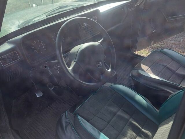 Зеленый ВАЗ 2107, объемом двигателя 1.5 л и пробегом 250 тыс. км за 716 $, фото 4 на Automoto.ua