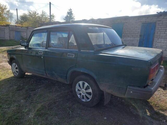 Зеленый ВАЗ 2107, объемом двигателя 1.5 л и пробегом 250 тыс. км за 716 $, фото 3 на Automoto.ua