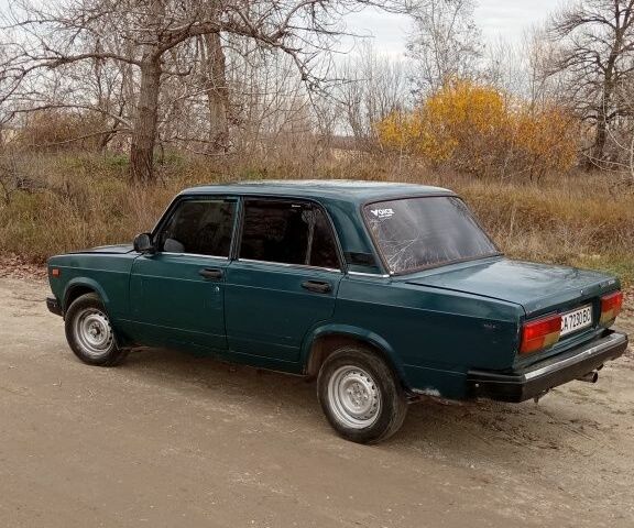Зеленый ВАЗ 2107, объемом двигателя 1.5 л и пробегом 89 тыс. км за 714 $, фото 4 на Automoto.ua