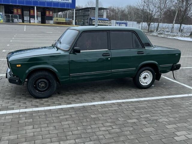 Зеленый ВАЗ 2107, объемом двигателя 1.5 л и пробегом 82 тыс. км за 900 $, фото 2 на Automoto.ua