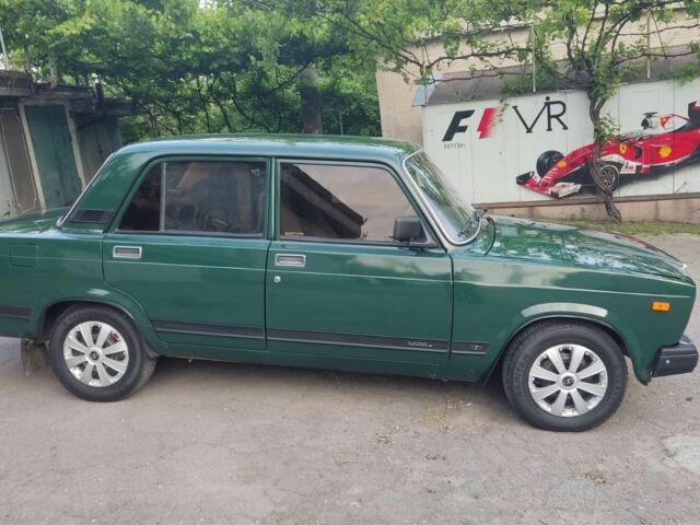 Зеленый ВАЗ 2107, объемом двигателя 1.5 л и пробегом 29 тыс. км за 1600 $, фото 2 на Automoto.ua
