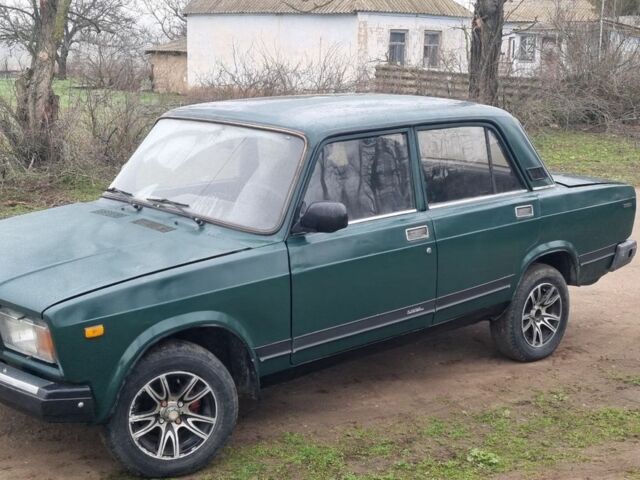 Зеленый ВАЗ 2107, объемом двигателя 1.5 л и пробегом 170 тыс. км за 950 $, фото 4 на Automoto.ua
