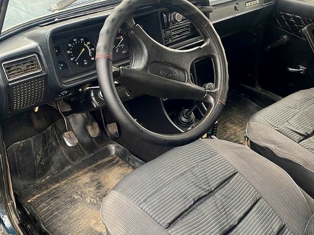 Зеленый ВАЗ 2107, объемом двигателя 16 л и пробегом 0 тыс. км за 900 $, фото 5 на Automoto.ua