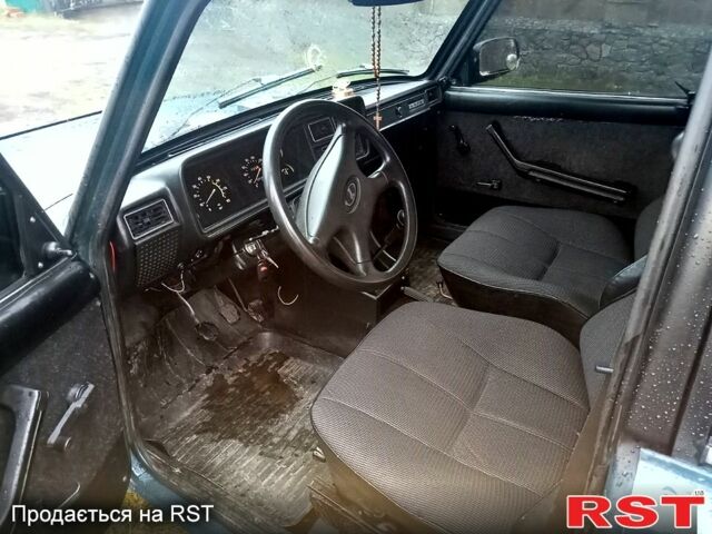 Зеленый ВАЗ 2107, объемом двигателя 1.5 л и пробегом 400 тыс. км за 1200 $, фото 4 на Automoto.ua