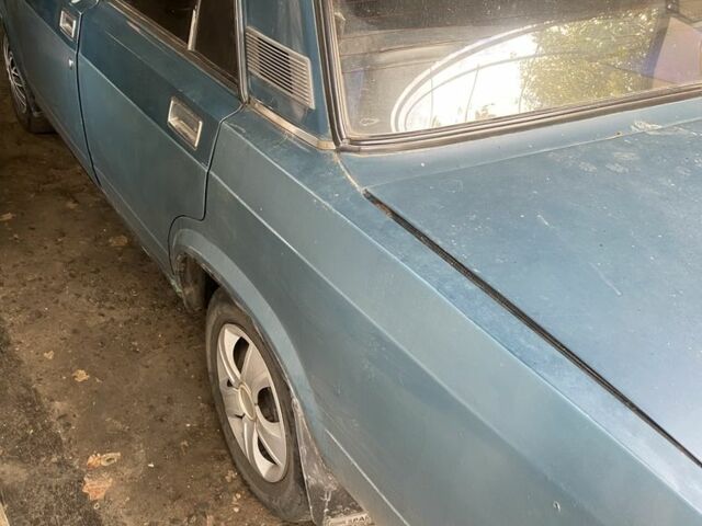 Зеленый ВАЗ 2107, объемом двигателя 1.5 л и пробегом 200 тыс. км за 900 $, фото 2 на Automoto.ua