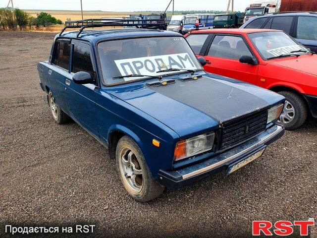 Зеленый ВАЗ 2107, объемом двигателя 1.5 л и пробегом 200 тыс. км за 700 $, фото 1 на Automoto.ua