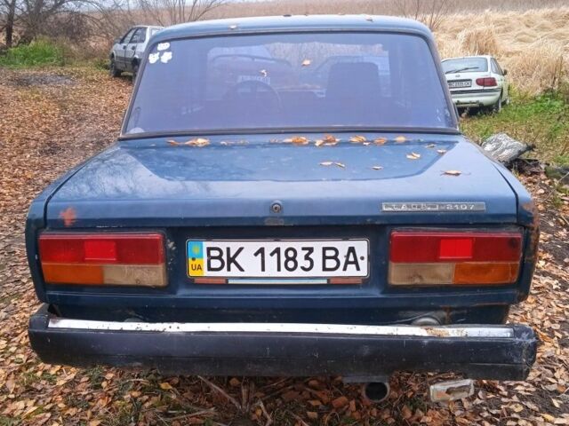 Зеленый ВАЗ 2107, объемом двигателя 1.6 л и пробегом 323 тыс. км за 350 $, фото 2 на Automoto.ua