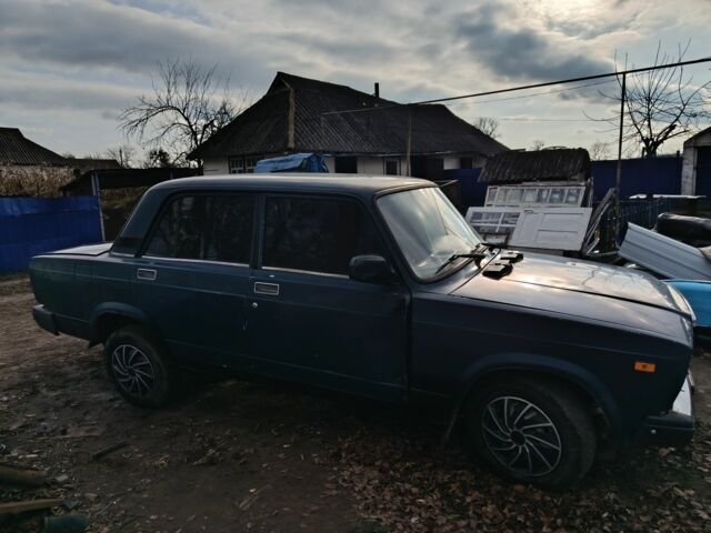 Зеленый ВАЗ 2107, объемом двигателя 1.5 л и пробегом 50 тыс. км за 700 $, фото 2 на Automoto.ua