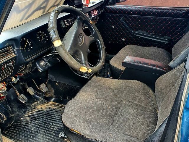 Зеленый ВАЗ 2107, объемом двигателя 1.5 л и пробегом 200 тыс. км за 700 $, фото 4 на Automoto.ua