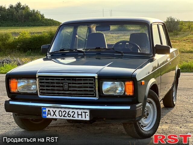 Зеленый ВАЗ 2107, объемом двигателя 1.5 л и пробегом 146 тыс. км за 1350 $, фото 2 на Automoto.ua