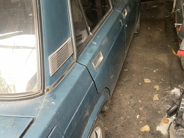 Зеленый ВАЗ 2107, объемом двигателя 1.5 л и пробегом 200 тыс. км за 900 $, фото 1 на Automoto.ua