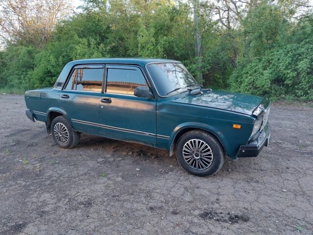Зелений ВАЗ 2107, об'ємом двигуна 1.6 л та пробігом 190 тис. км за 900 $, фото 7 на Automoto.ua