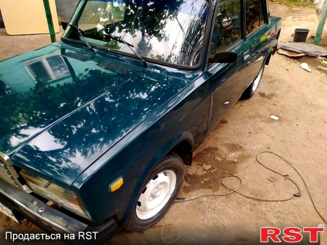 Зеленый ВАЗ 2107, объемом двигателя 1.5 л и пробегом 200 тыс. км за 968 $, фото 4 на Automoto.ua