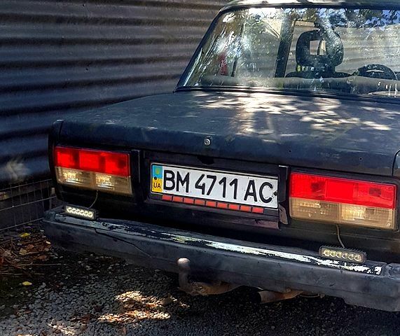 Зеленый ВАЗ 2107, объемом двигателя 1.5 л и пробегом 200 тыс. км за 500 $, фото 4 на Automoto.ua