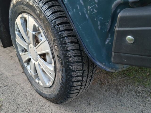 Зеленый ВАЗ 2107, объемом двигателя 1.6 л и пробегом 200 тыс. км за 831 $, фото 3 на Automoto.ua