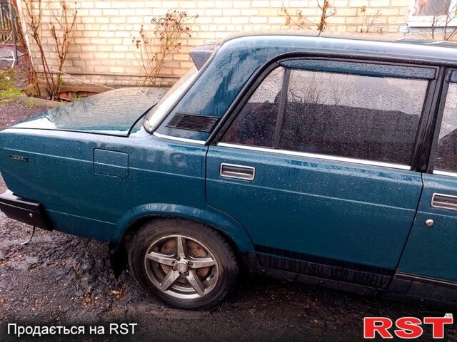 Зеленый ВАЗ 2107, объемом двигателя 1.5 л и пробегом 80 тыс. км за 1200 $, фото 4 на Automoto.ua