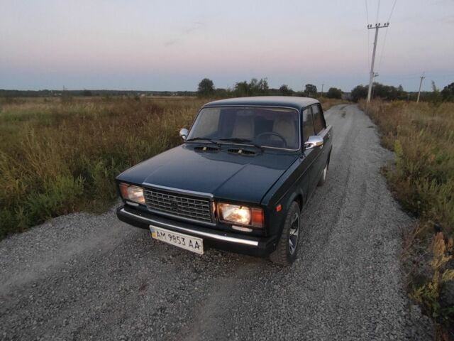Зеленый ВАЗ 2107, объемом двигателя 1.6 л и пробегом 25 тыс. км за 700 $, фото 2 на Automoto.ua