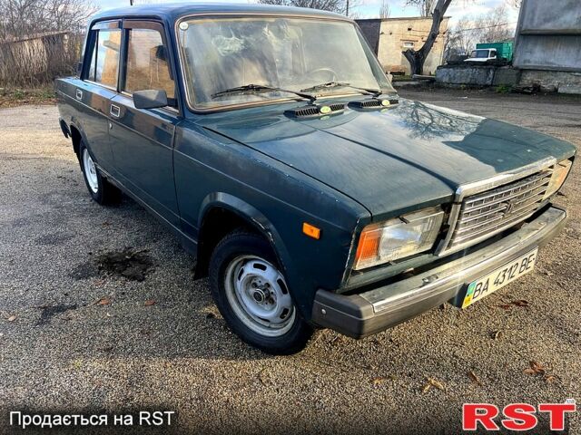 Зеленый ВАЗ 2107, объемом двигателя 1.5 л и пробегом 100 тыс. км за 800 $, фото 4 на Automoto.ua