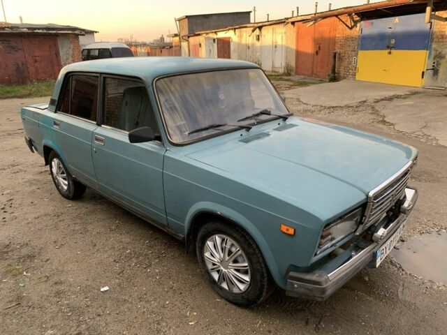 Зеленый ВАЗ 2107, объемом двигателя 1.3 л и пробегом 350 тыс. км за 500 $, фото 3 на Automoto.ua